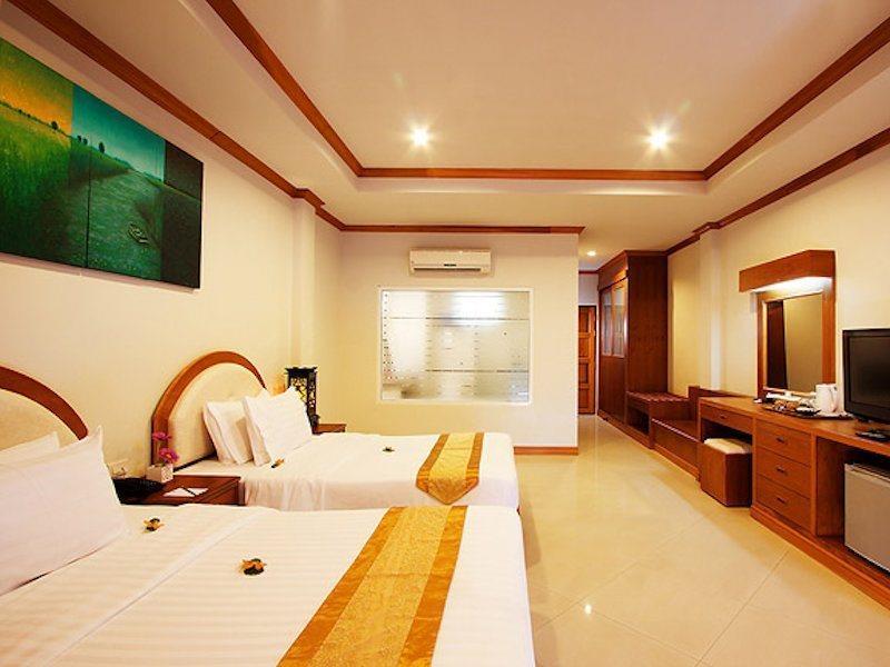 Blue Beach Club & Resort Patong Extérieur photo