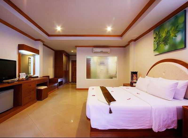 Blue Beach Club & Resort Patong Extérieur photo